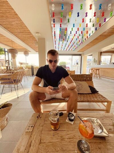  ,   Maksims, 28 ,   ,   