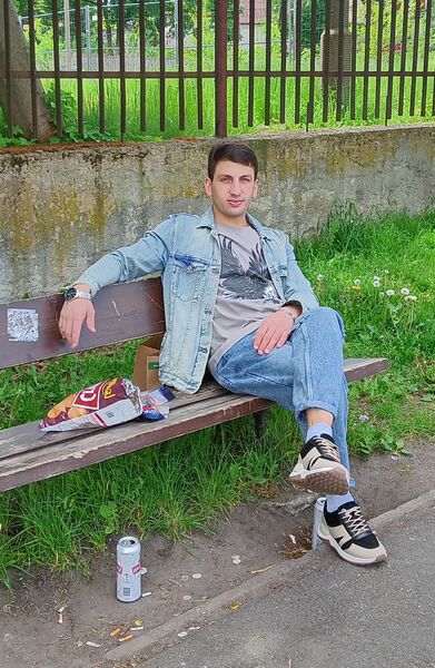  ,   Toni, 33 ,   ,   