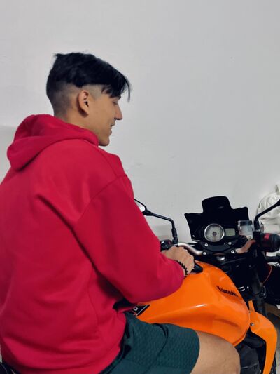  ,   Dj, 21 ,   ,   