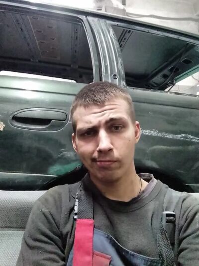  ,   Alex, 28 ,   