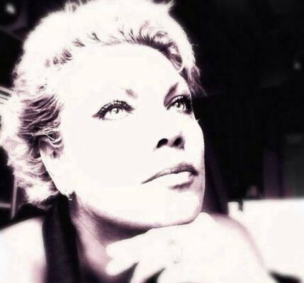  ,   Titania, 50 ,     , c 