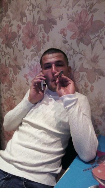  ,   Nik, 34 ,   