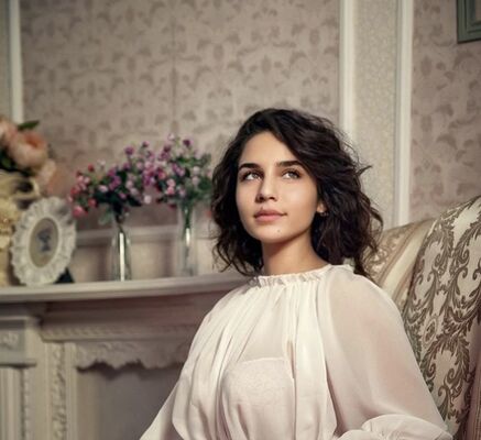  ,   Laura, 26 ,   ,   
