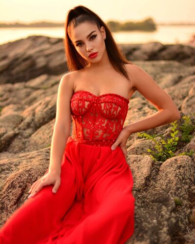  ,   Eva, 25 ,   ,   