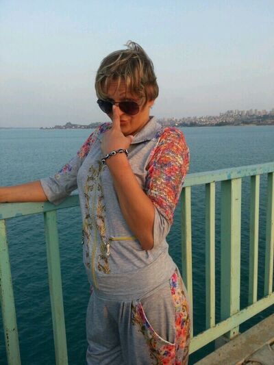 ,   Lola, 44 ,     , c 