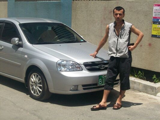  ,   Abdulloxon, 40 ,   