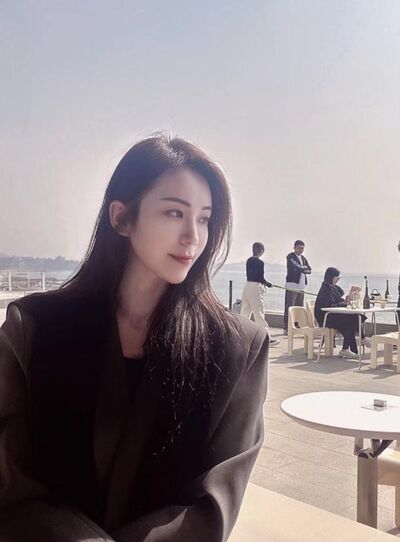  Hong Kong,   Xiaolin, 33 ,   ,   , c , 