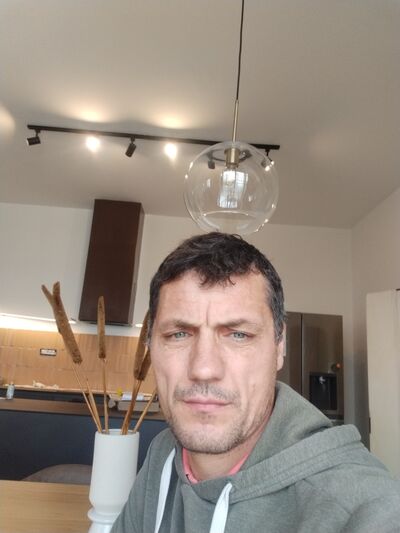  Piedmont,   Alexandru, 44 ,   ,   