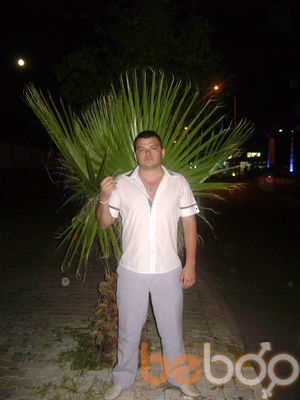  ,   Leonid, 39 ,   