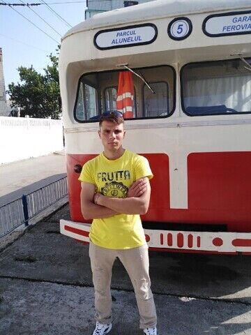  ,   Victor, 28 ,   ,   