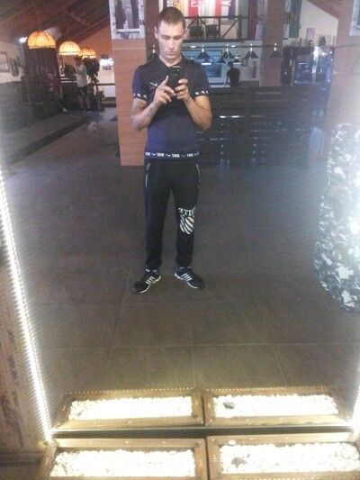  16824532  Dmitrij, 31 ,    