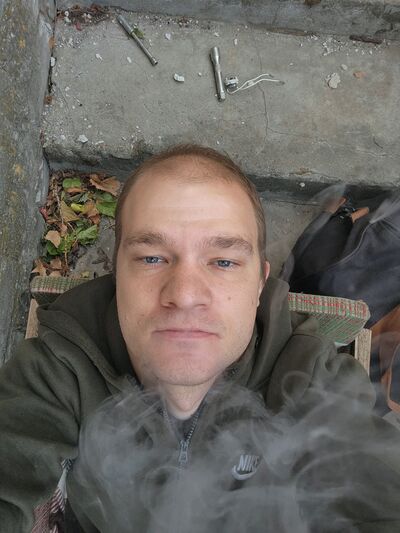  ,   Kiril, 32 ,   ,   