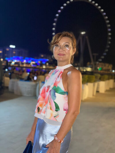  -,   Gala, 53 ,     , c 