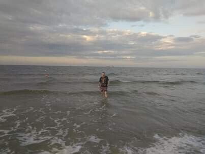  20954162  Yevhen, 48 ,    