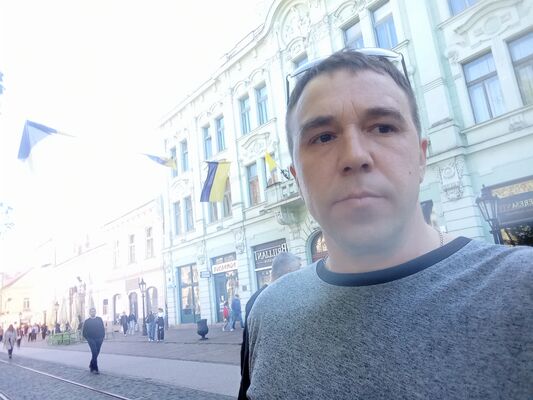  ,   Vladislav, 37 ,   ,   