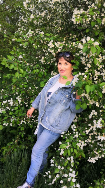  --,   Elena, 62 ,   ,   , c 
