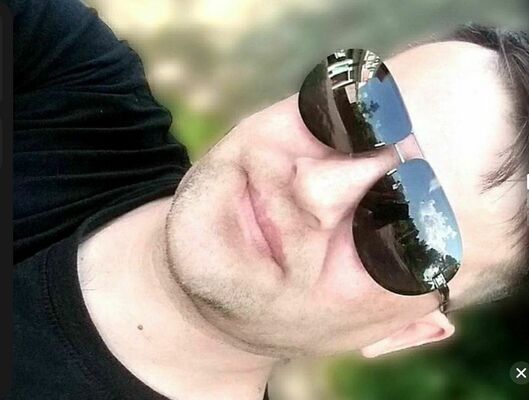  ,   Denis, 41 ,   c 