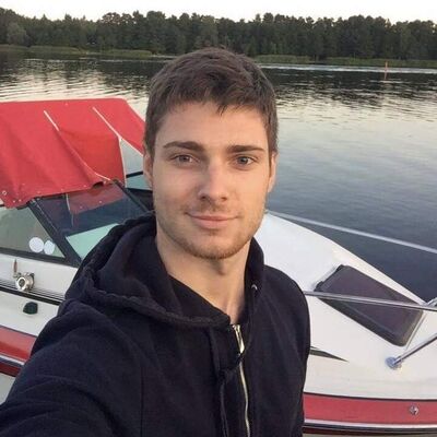  ,   Aleksej, 33 ,   