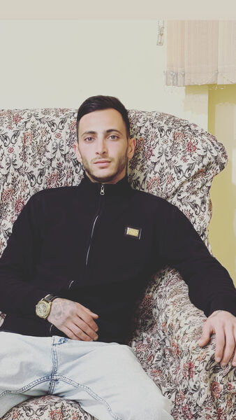  ,   Artur, 28 ,   ,   