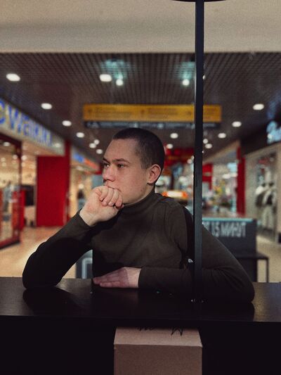  ,   Ruslan, 22 ,   ,   , c , 