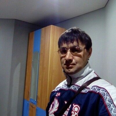  ,   Denis, 48 ,   ,   , c 