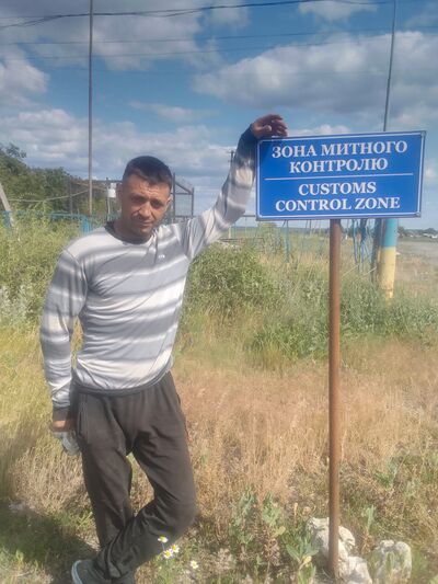 ,   Viktor, 38 ,   ,   