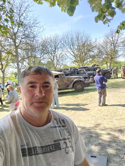  ,   Ruslan, 44 ,   ,   