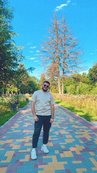 ,   Demis, 27 ,   ,   
