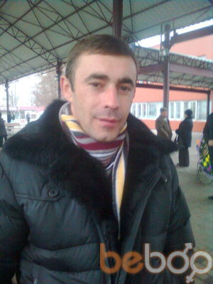  ,   Viktor, 43 ,   