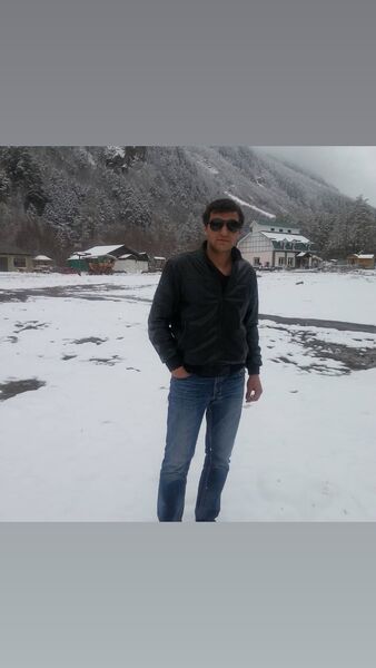  ,   Amir, 40 ,   ,   