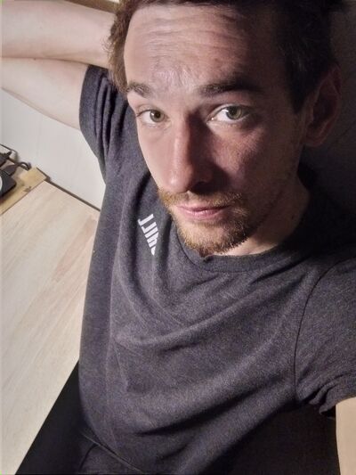  ,   Viktor, 35 ,   ,   