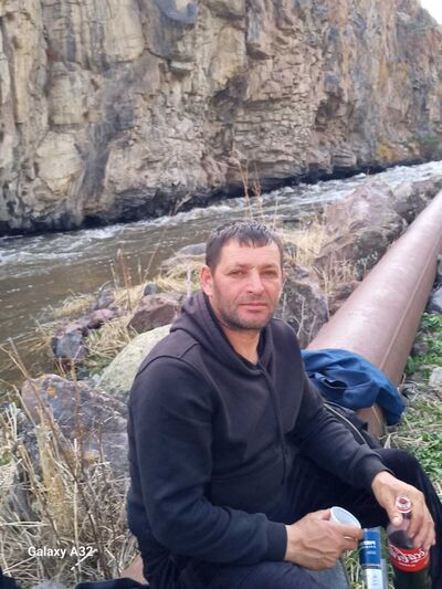  ,   Gevorg, 40 ,   ,   