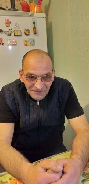  --,   Hovik, 52 ,   ,   , c 