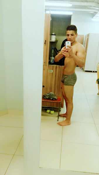 ,   Alex, 31 ,   