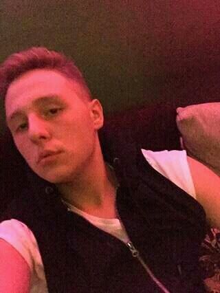  ,   Victor, 32 ,   
