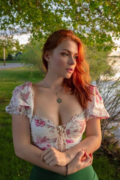 Знакомства Северск, фото девушки Жанна, 28 лет, познакомится для флирта, любви и романтики