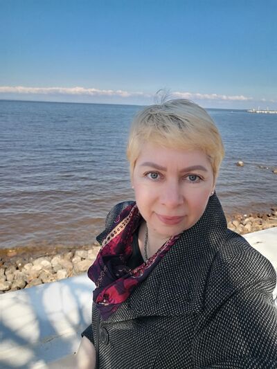  -,   Julia, 47 ,   c 