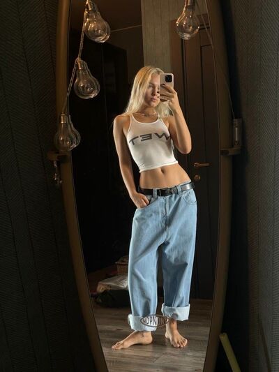  ,   Viki, 26 ,   ,   