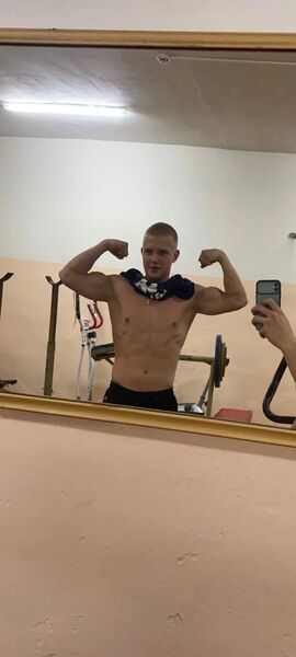  ,   Slavik, 22 ,   ,   