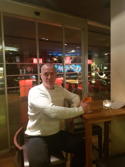  ,   Maksim, 42 ,   