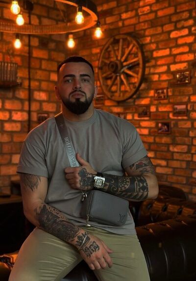  ,   Adam, 30 ,   ,   , c , 