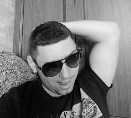  ,   Pavel, 35 ,   