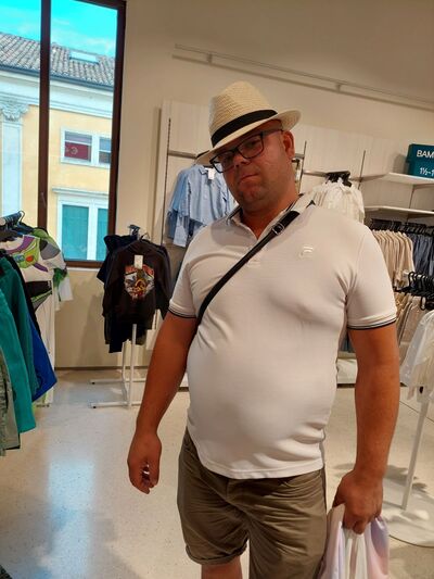  ,   Valeriu, 41 ,   ,   