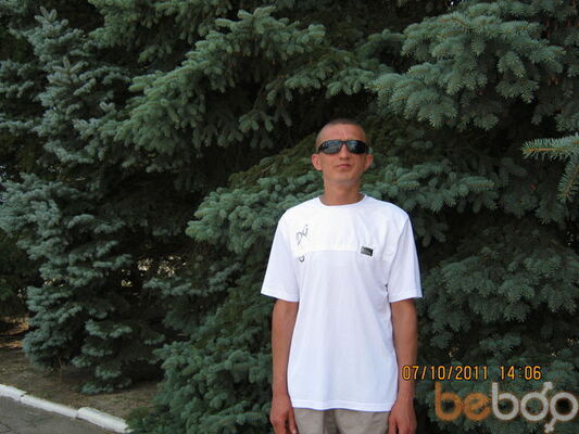  ,   Viktor, 48 ,  