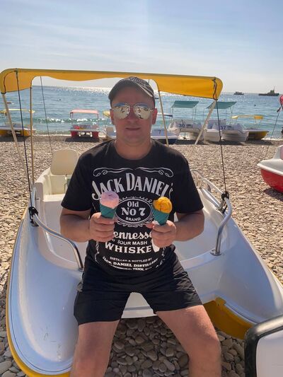  -,   Vladimir, 43 ,   ,   , c , 