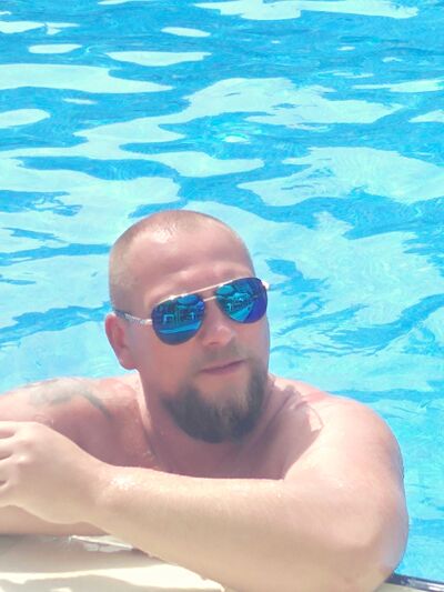  ,   Vitalik, 40 ,  