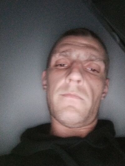  ,   Tarik, 32 ,   ,   