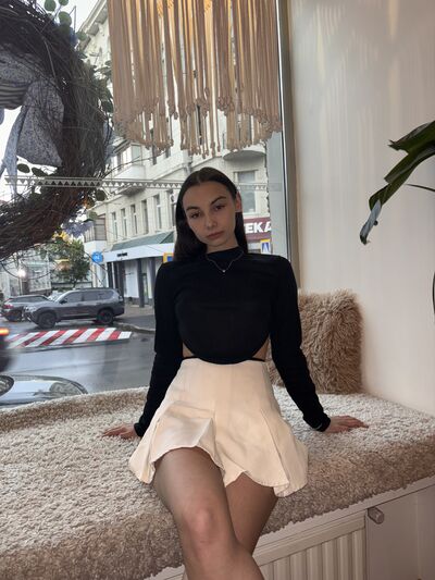  ,   Ivanka, 19 ,   ,   
