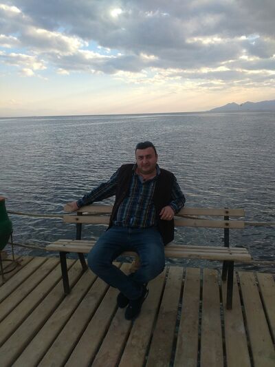  ,   Vaxtang, 44 ,  
