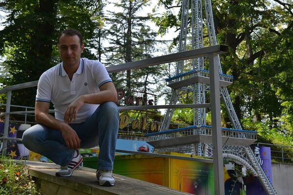  ,   Gio, 44 ,   ,   , c 